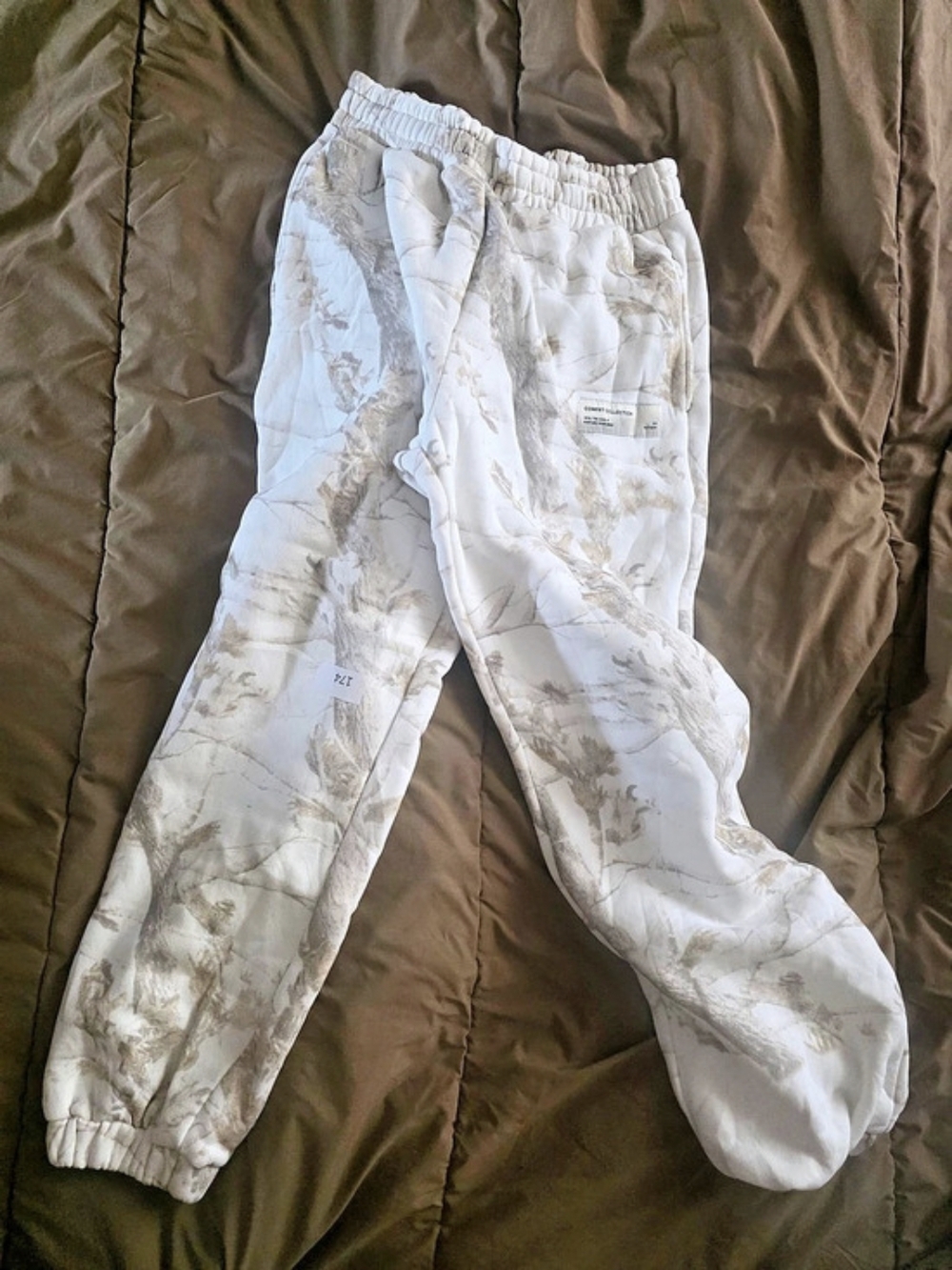 Comfrt Camo Sweatpants White & Gray Size Large